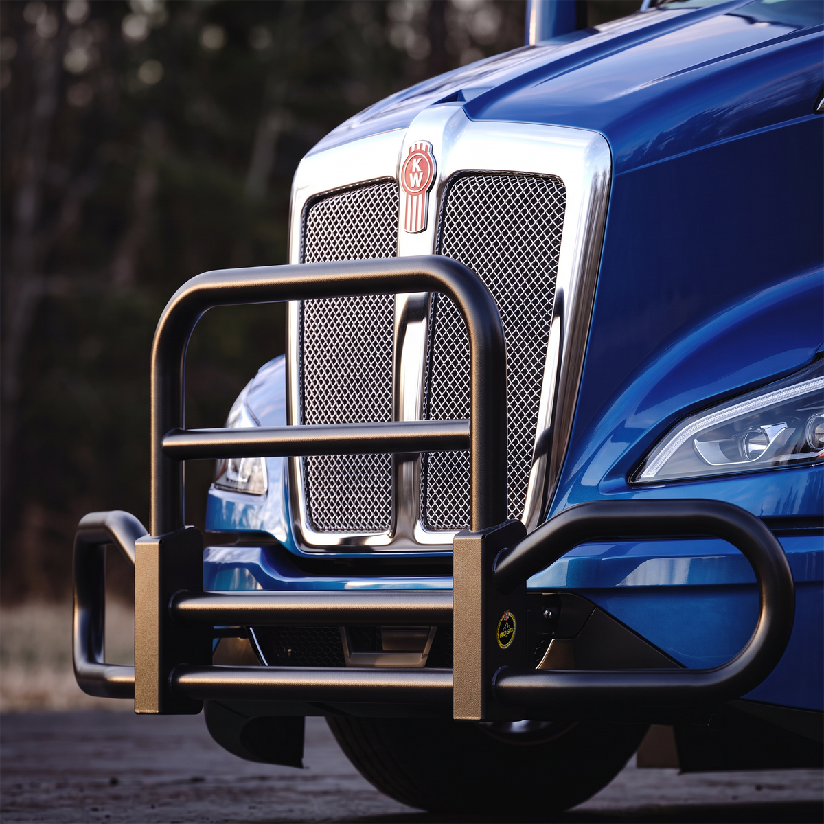 Kenworth T680 with orange GOSS guard